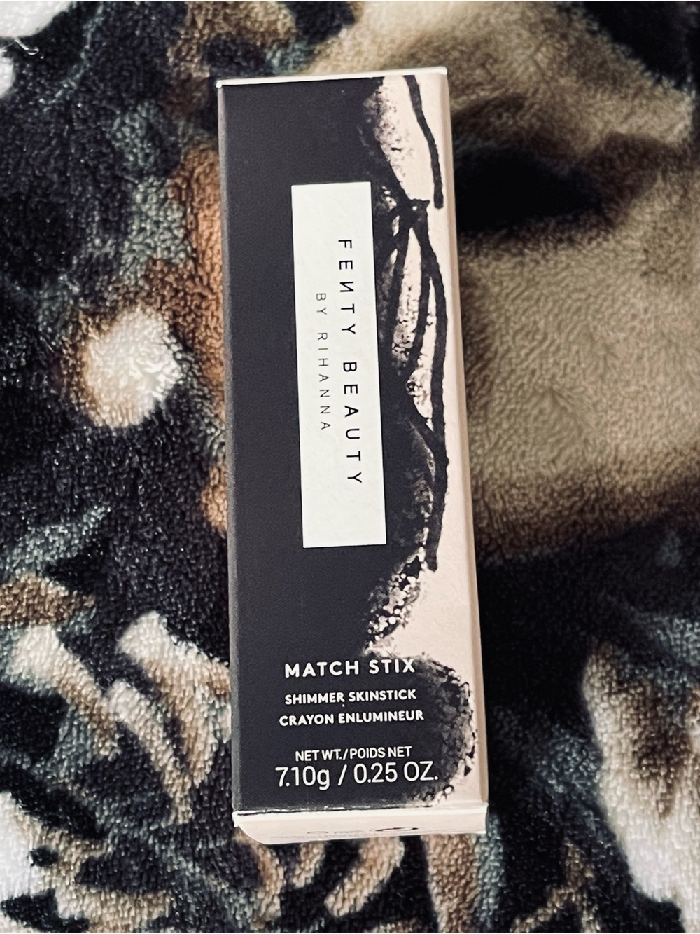 Fenty Truffle Spark Match Stick Shimmer Skinstick - Picture 3 of 5